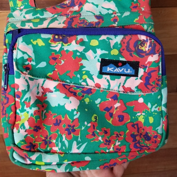 Kavu Bags Kavu Floral Crossbodysling Bag Poshmark